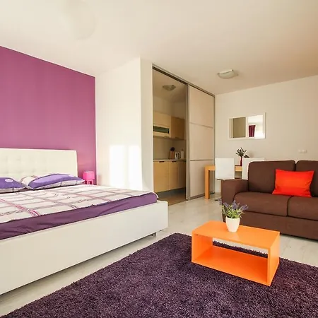 Gloria Apartment *